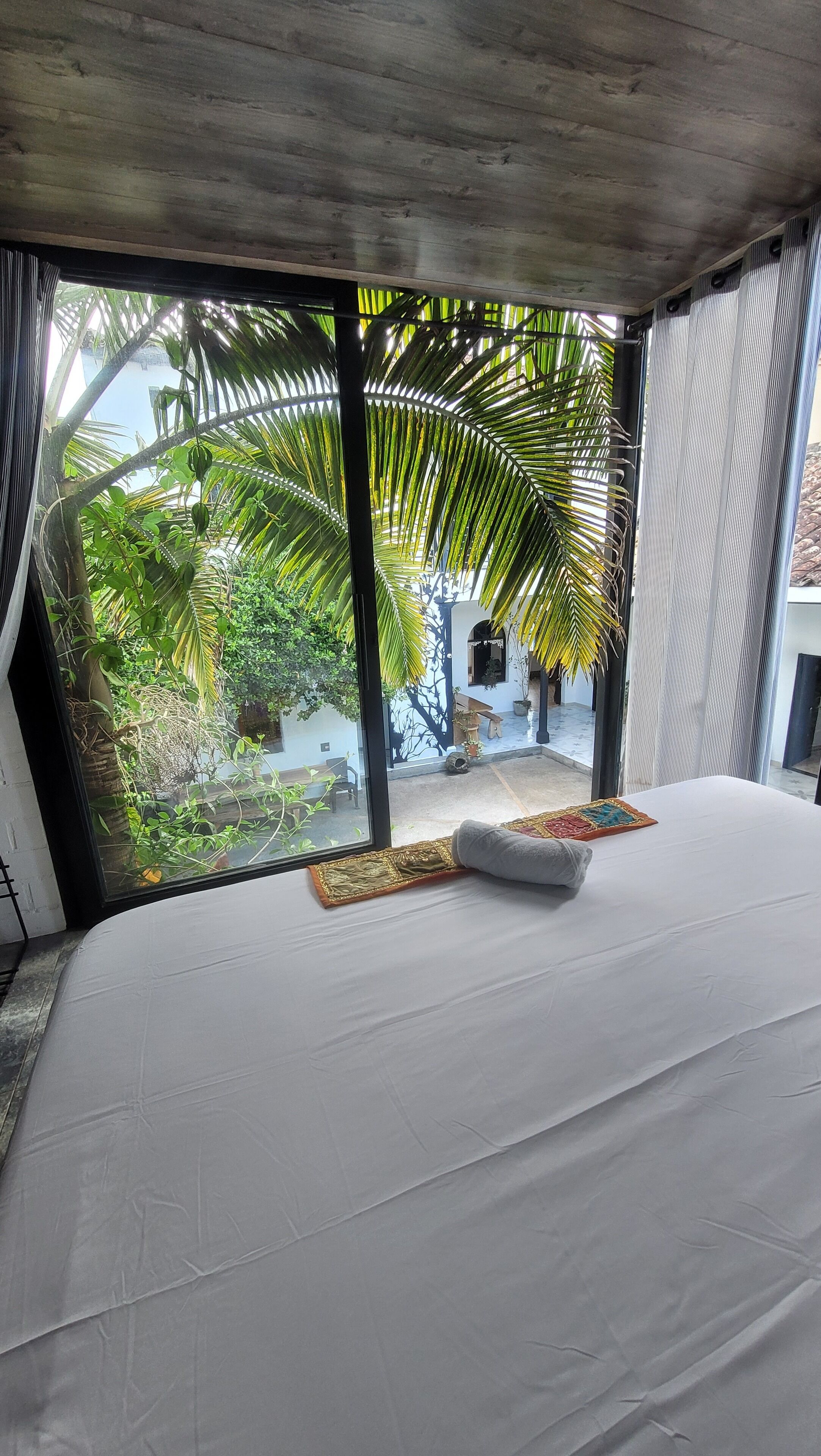 Deluxe-Suite, Poolblick | Kostenloses WLAN