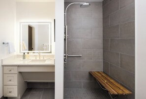 Standard Suite, 1 Katil Raja (King) | Bilik Mandi | Pancuran mandi, pengering rambut, tuala disediakan, sabun 