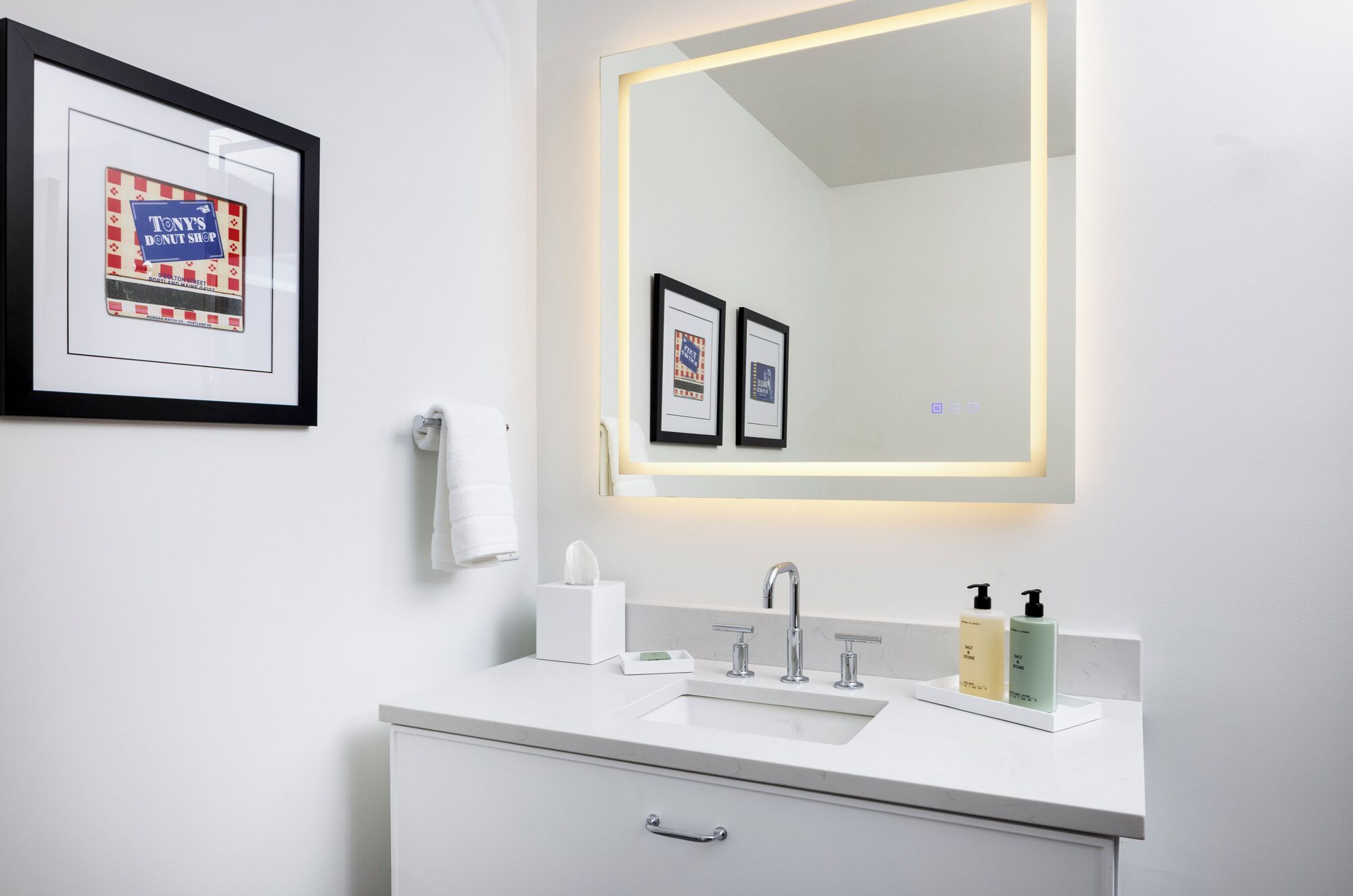 Deluxe Two Bedroom Suite, King Beds, One Bath + Deck | Bathroom | Shower, hair dryer, towels, soap