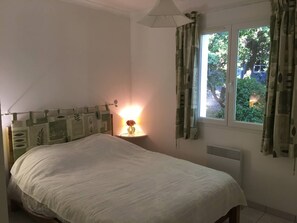 3 bedrooms, WiFi - Single-storey villa with exceptional panoramic view (Barjac)