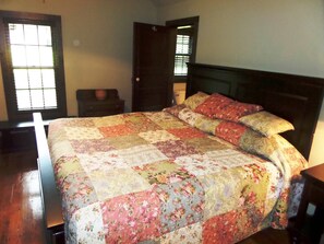 1 bedroom, desk, WiFi, bed sheets
