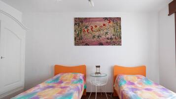 3 bedrooms, WiFi, bed sheets