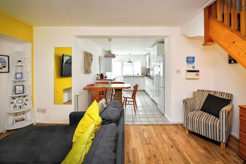 Host & Stay | Oxford Street House