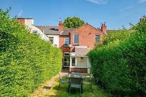 Outdoor dining - Host & Stay | Somerset Road House (Birmingham)