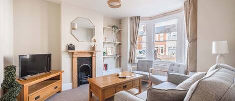 TV, fireplace, offices