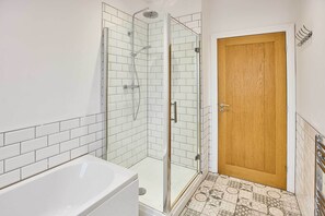 Shower, towels - Host & Stay | Promenade Suite (Blackpool)