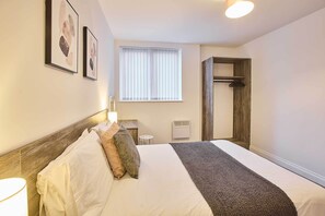 2 bedrooms, iron/ironing board, WiFi, bed sheets - Host & Stay | Promenade Suite (Blackpool)