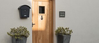 Host & Stay | White House