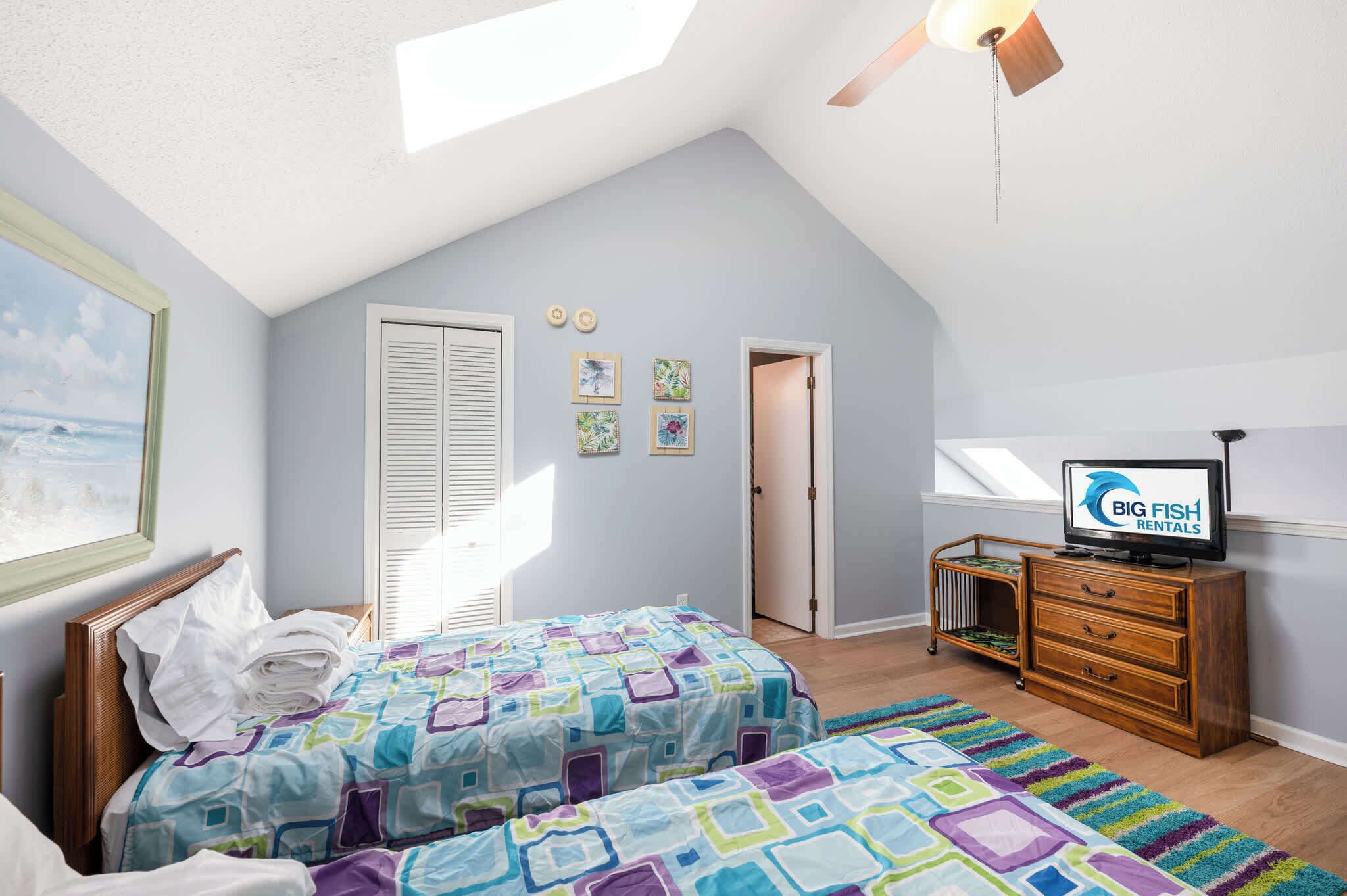 2 slaapkamers, een bureau, een strijkplank/strijkijzer, wifi