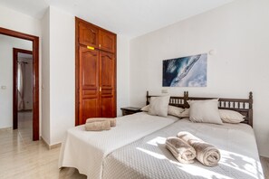 4 bedrooms, iron/ironing board, WiFi, bed sheets - Detached Villa in Cumbres del Sol with Private Pool and Large Enclosed Garden (El Poble Nou de Benitatxell)