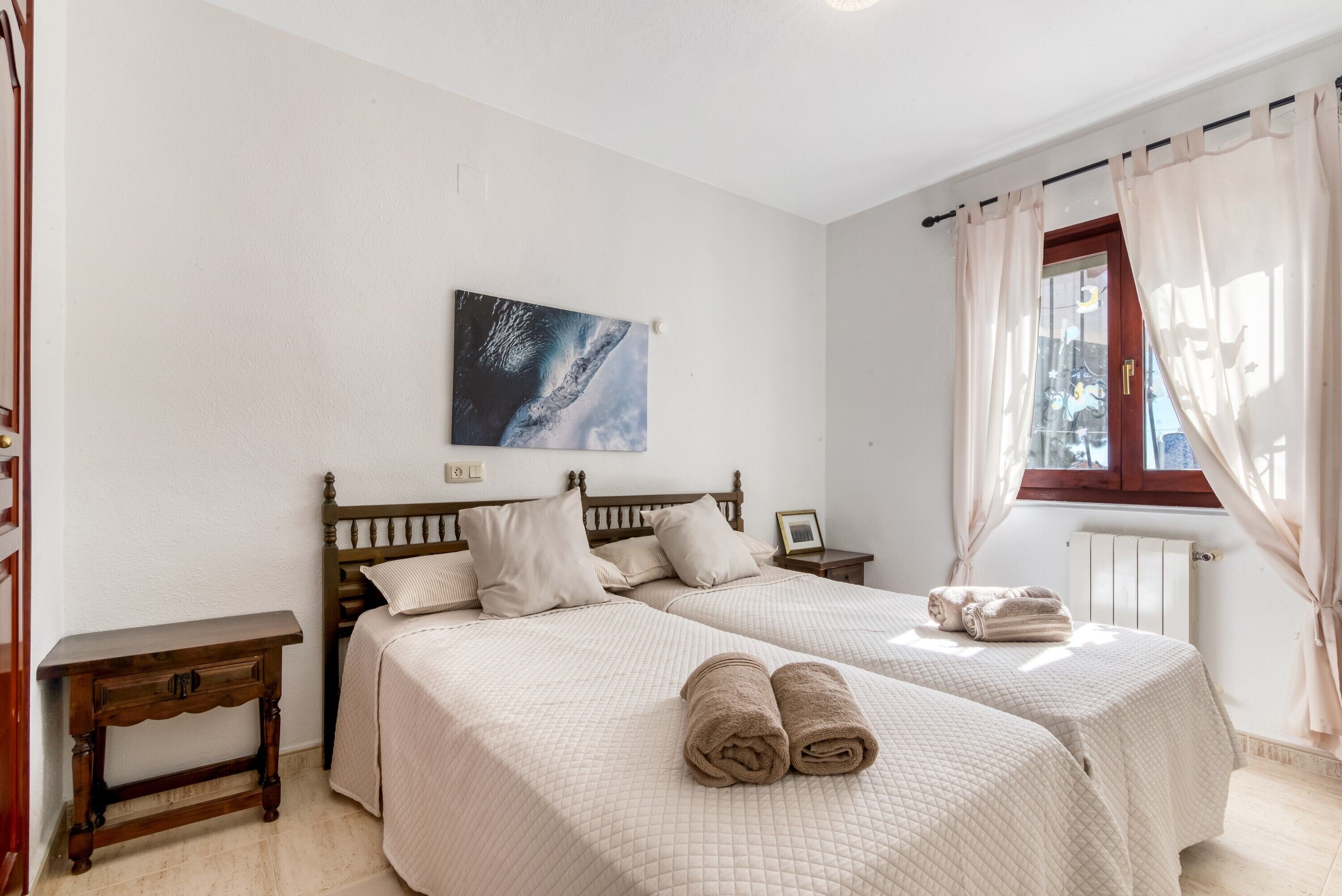 4 chambres, fer et planche à repasser, draps fournis