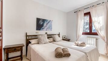 4 soveværelser, strygejern/strygebræt, sengetøj