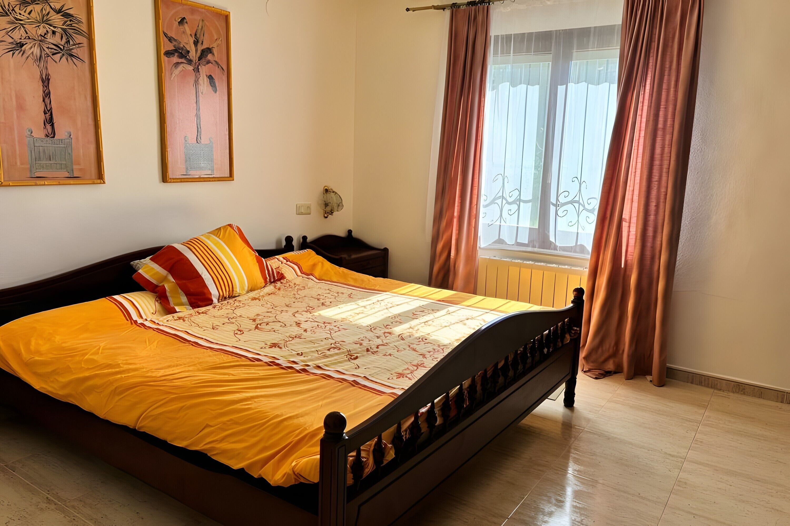 4 bedrooms, iron/ironing board, bed sheets