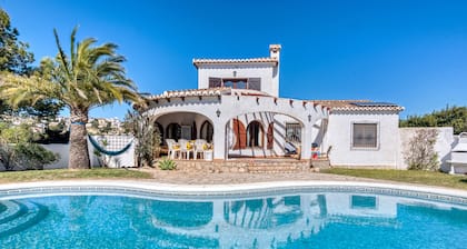 Detached Villa in Cumbres del Sol with Private Pool and Large Enclosed Garden