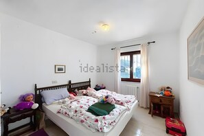 Strykejern/-brett og sengetøy