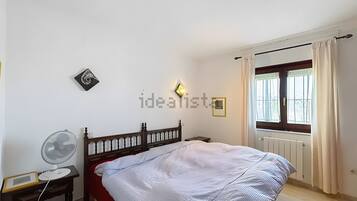 Strykejern/-brett og sengetøy