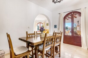 Dining - Detached Villa in Cumbres del Sol with Private Pool and Large Enclosed Garden (El Poble Nou de Benitatxell)