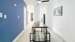 Dining - 1BR Miami Beach Apt w/ 3 Queens + Free Parking (Miami Beach)