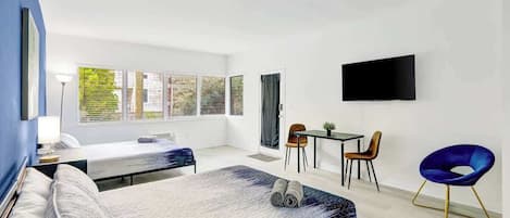 Iron/ironing board, WiFi, bed sheets