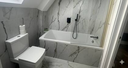 Dippen Hall Charm - Minutes From London Gatwick