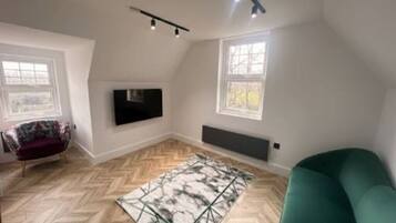 Apartment, 2 Bedrooms | Living area