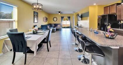 Spacious 5-bedroom house in pleasant Wimauma with a warmth vibe
