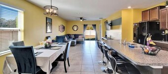 Spacious 5-bedroom house in pleasant Wimauma with a warmth vibe