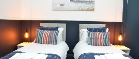 8 dormitorios, tabla de planchar con plancha, wifi y ropa de cama