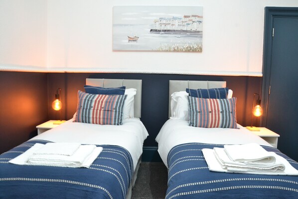 8 chambres, fer et planche à repasser, Wi-Fi, literie fournie