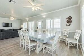 Dining - Surfside Beachfront: Family Fun & Ocean Views! (Surfside Beach)