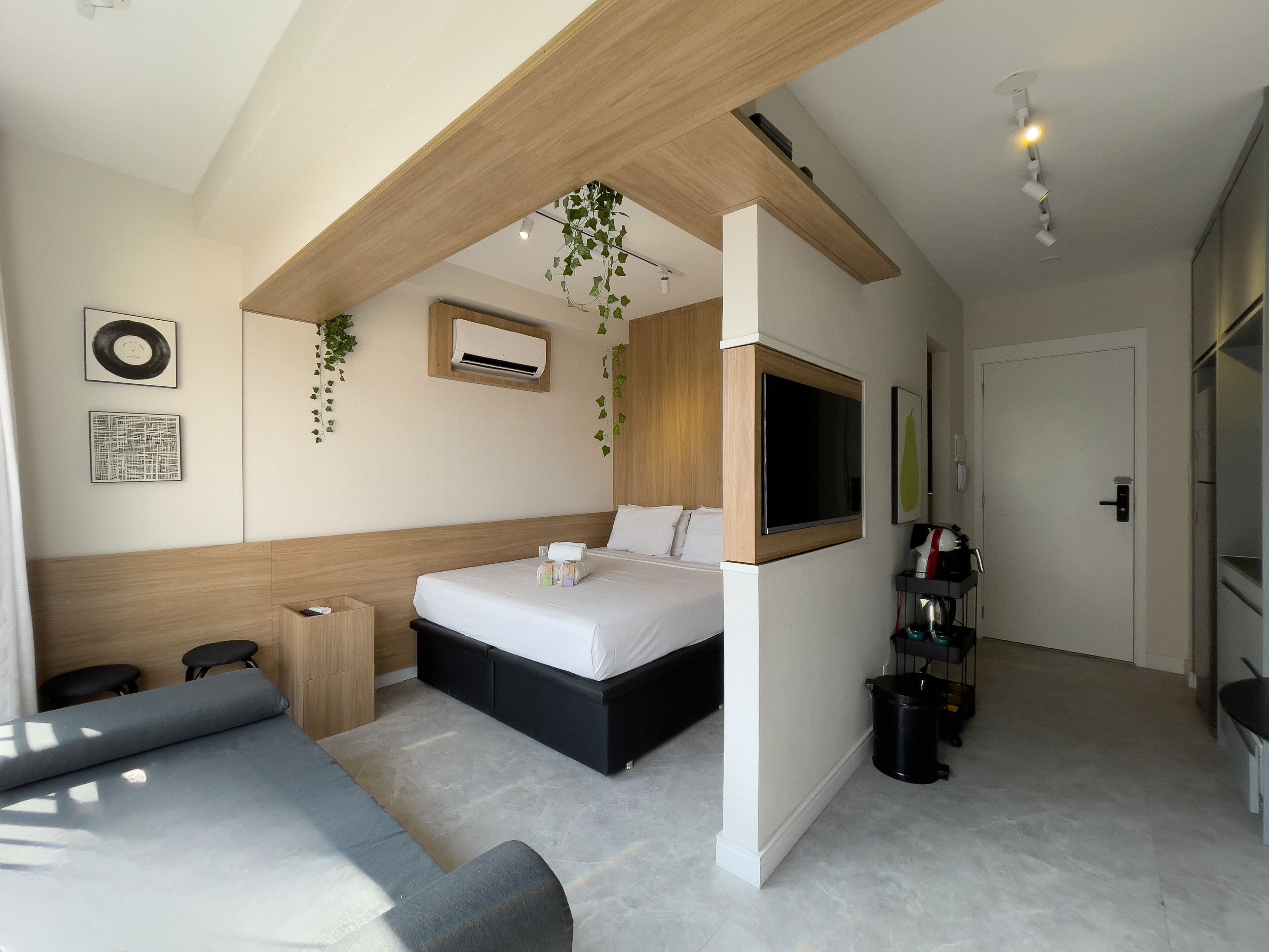 Studio | Mörkläggningsgardiner, strykjärn/strykbräda och gratis wi-fi