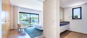 Cercado Luxury Villa - Swimming Pool, Tennis and Lots of Sun