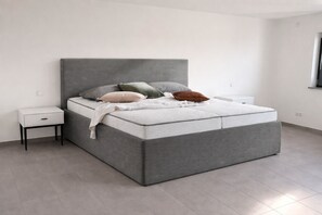 WiFi, bed sheets - Vrbo Property (Rheinhausen)