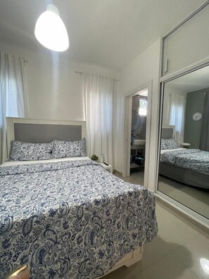 2 habitaciones, tabla de planchar con plancha y wifi gratis 