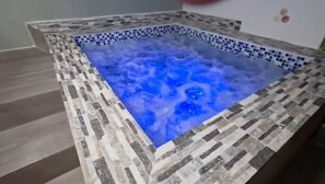 Piscina interna, piscina aquecida