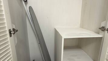 Enkeltrom – deluxe, balkong, bassengutsikt | Innvendig