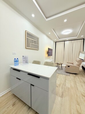 ห้องลักซ์ชัวรี่สวีท, วิวสระว่ายน้ำ | ภายใน