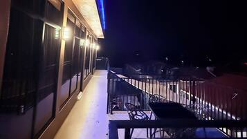 Suite Luxury, vista piscina | Terrazza/patio