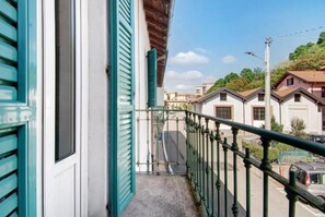 Unclassified image, 3 of 36, button - Casa Ortensia Blu (Maslianico)