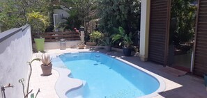 室外游泳池