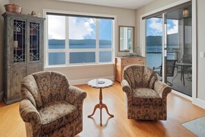 TV, fireplace, offices - Charming Season Condo | Heated Pool, Hot Tub, Spa (Sandpoint)