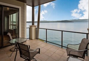 Terrace/patio - Charming Season Condo | Heated Pool, Hot Tub, Spa (Sandpoint)