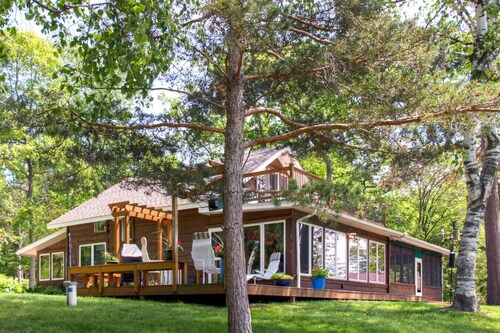 Rice Lake Lodge and Cabin with Dock Fire Pit Views