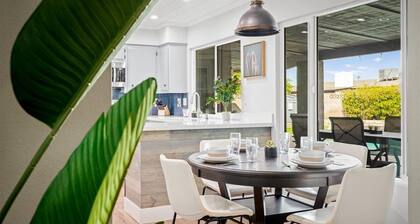 Desert Oasis 4-bedroom house w/ pool near shopping, Spring Training & more!