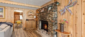 Lakefront Brainerd Cabin w Deck, Fire Pit!