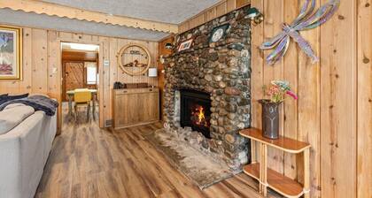 Lakefront Brainerd Cabin w Deck, Fire Pit!