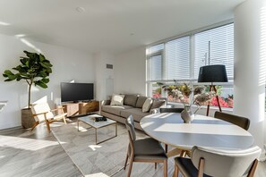 Familienapartment, Terrasse | Wohnbereich