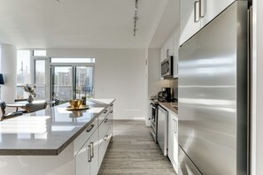 Familienapartment, Terrasse | Eigene Küche