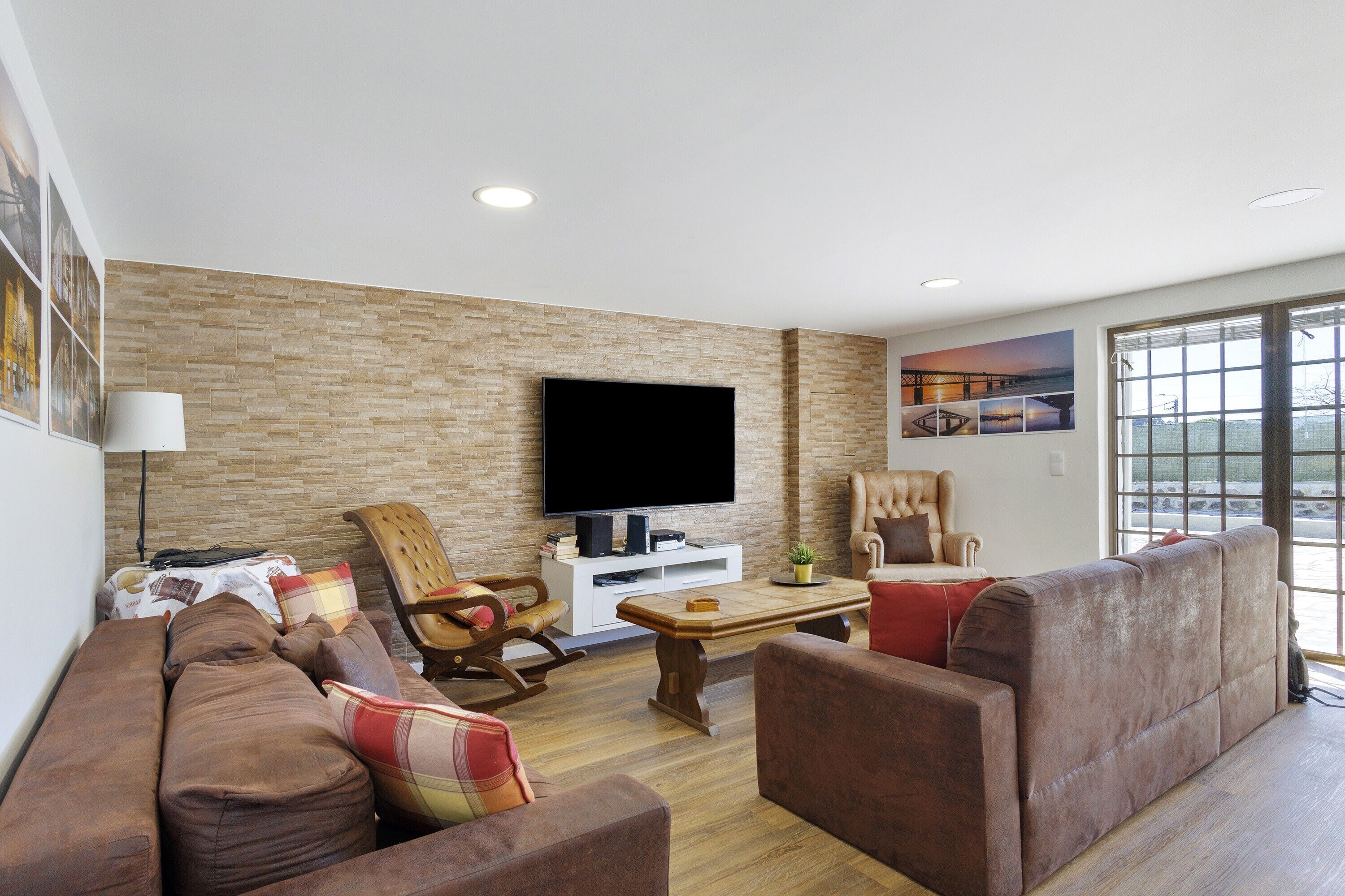 TV, fireplace, DVD player, table tennis