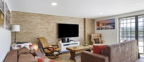 TV, fireplace, DVD player, ping pong